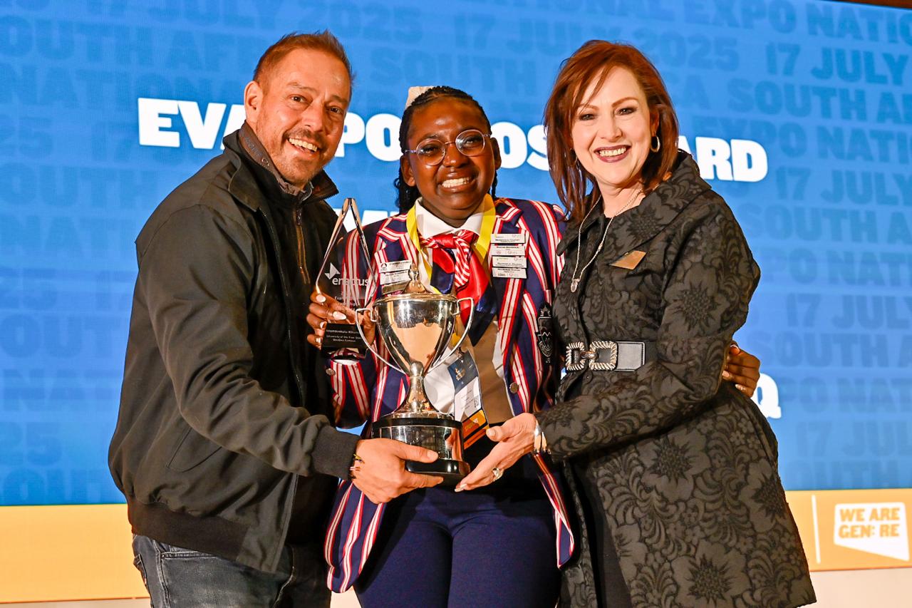 Ntombinkulu Khumalo from UFS Qwaqwa celebrates winning the Evan Paulos Leadership Excellence Award in 2025.
